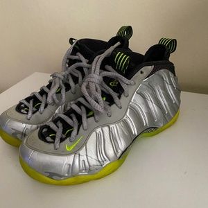 Nike Air Foamposite Metallic Silver